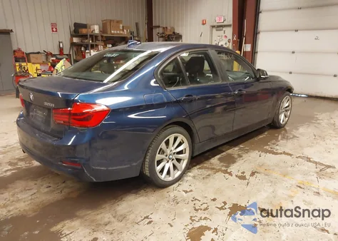 2017 BMW 320I xDrive z USA, uszkodzony, nr VIN WBA8E5G55HNU41587